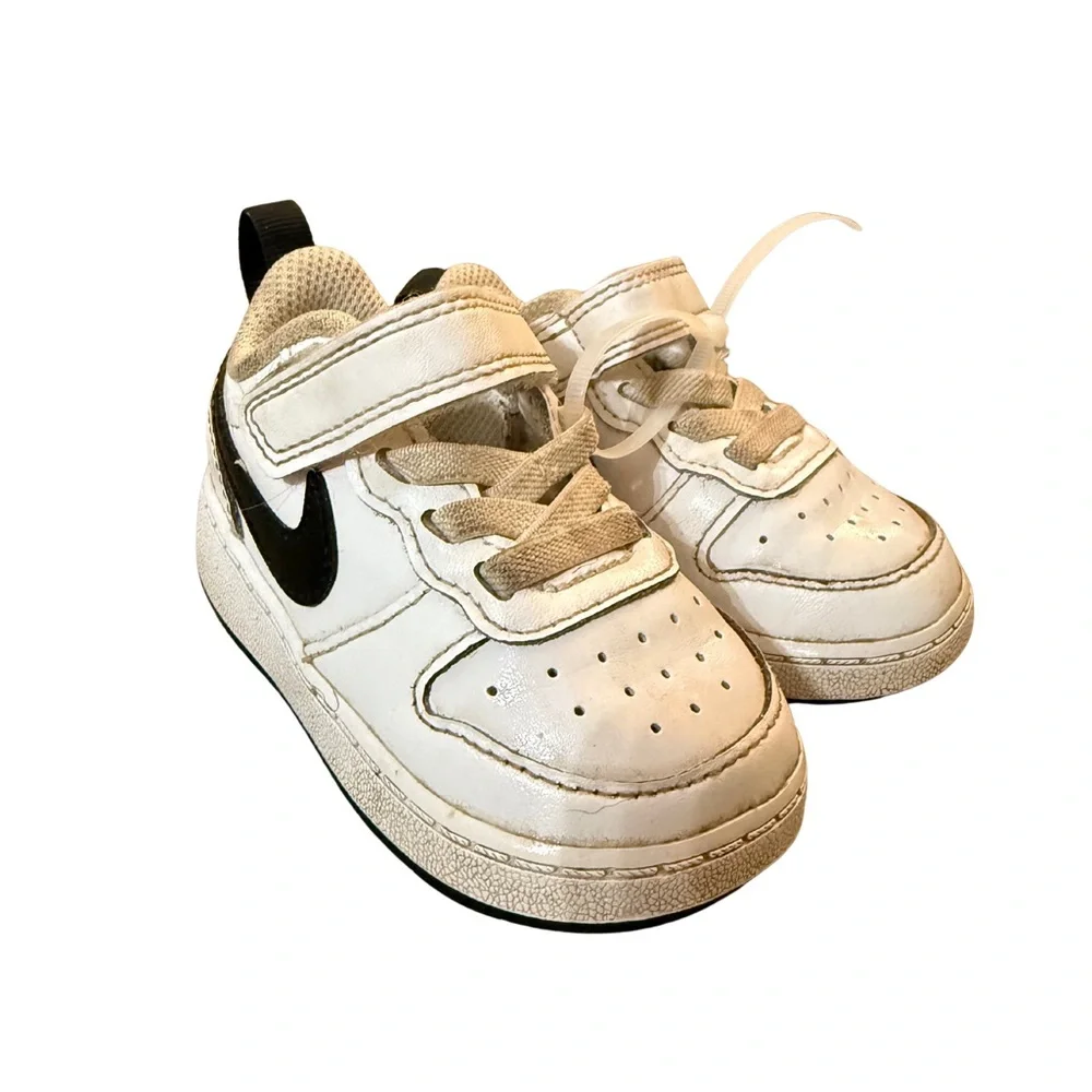 Nike Air Force Infant White and Black Sneakers Size 4 - Picture 3 of 3